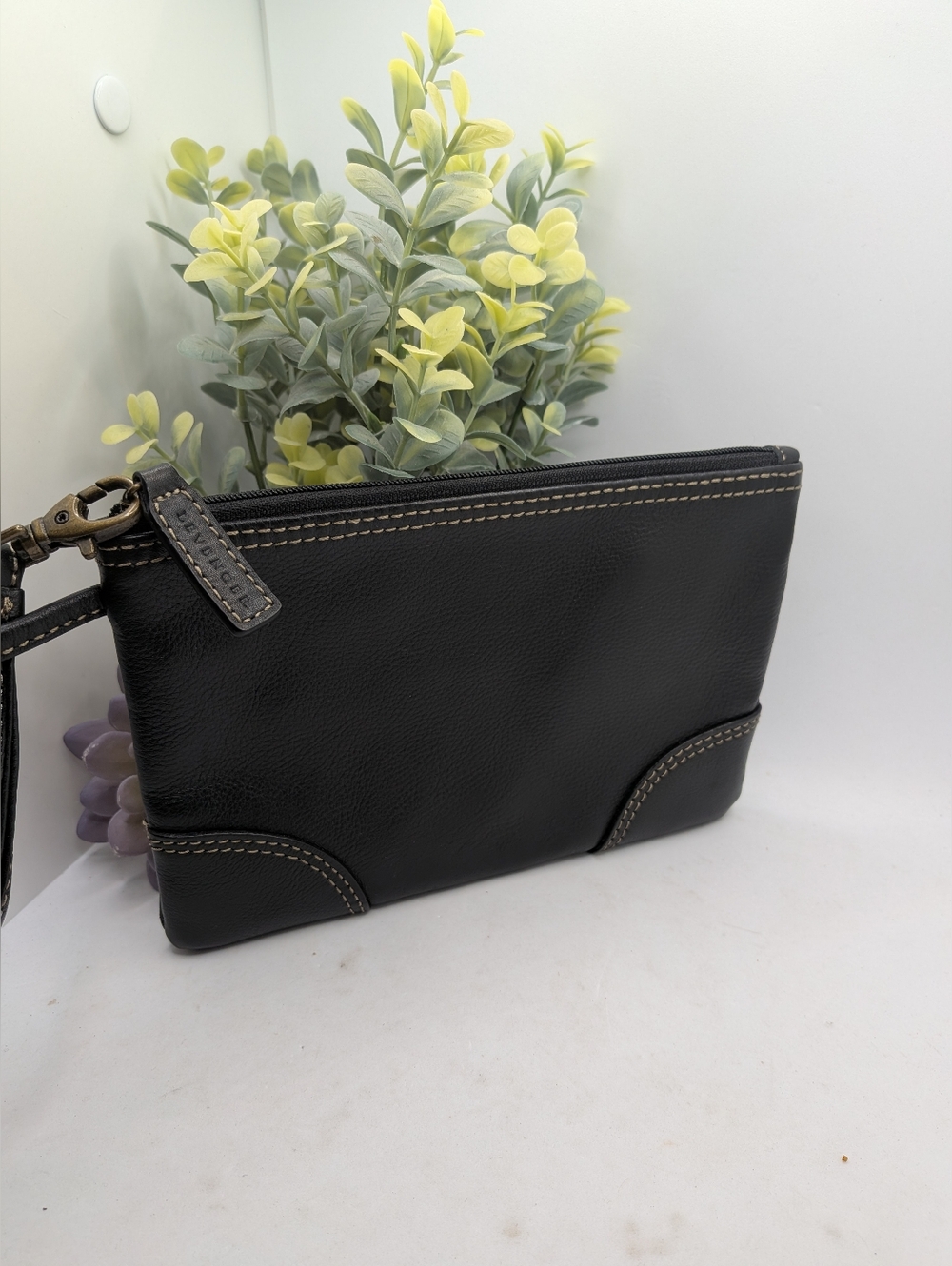 Levenger Black Leather Wristlet Clutch - Women's Small Pouch